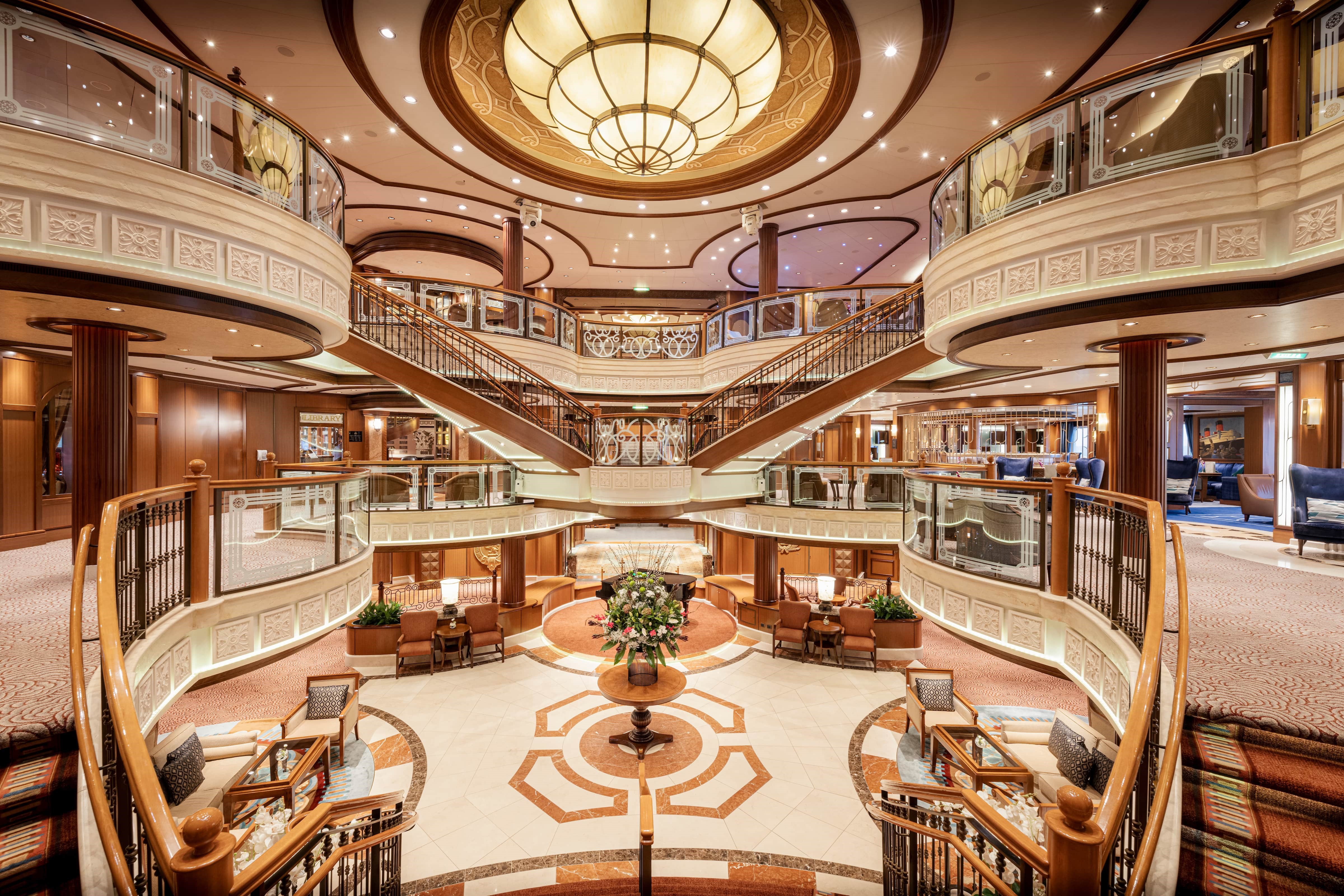 Kraliçelerin Gemisi Luxury Cruise 6*Queen Victoria ile İspanya & Fransa & İtalya 