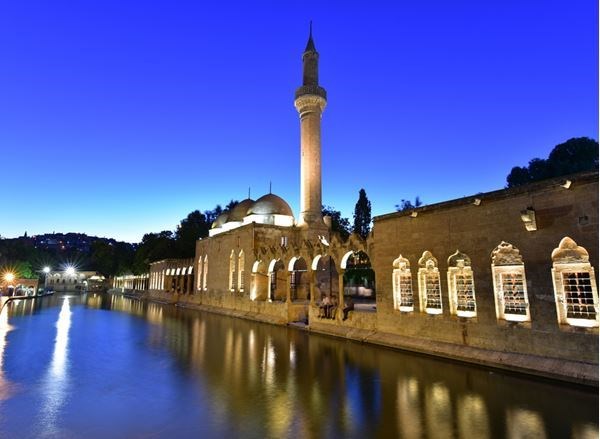 Uçaklı Gaziantep Şanlıurfa Göbeklitepe Turu 1 Gece