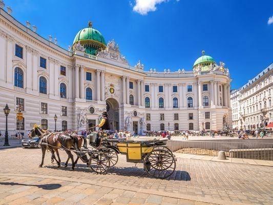 **ŞEKER BAYRAMI** Budapeşte  Viyana Prag Pegasus Hava Yolları  7 Gece   (Bratislava turu dahil)