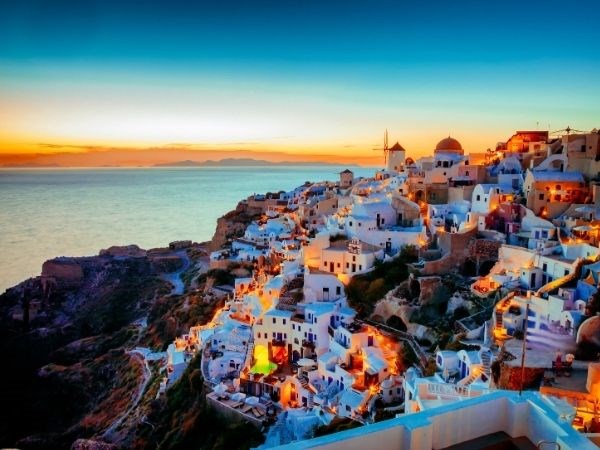 Görkemli Santorini Adası Aegean Hava Yolları 3 Gece